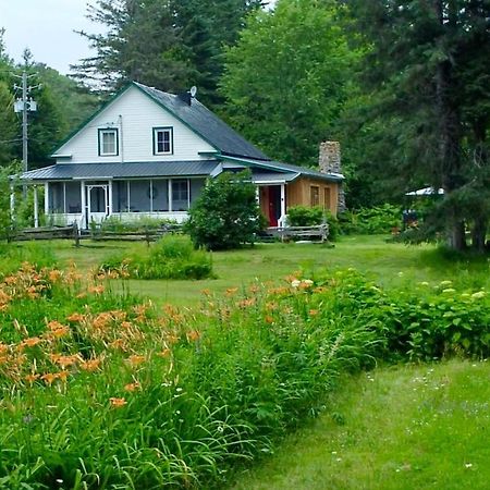 Chalets Nabu La Sacacomie - Riviere - Billard 상트-알렉시-데-몽 외부 사진